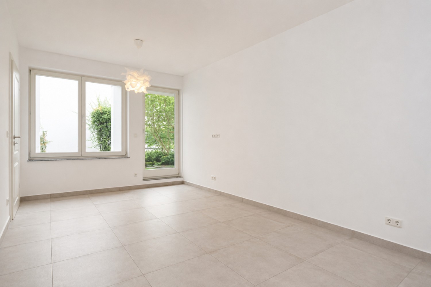Exklusive 3-Raum Whg. im Loftstil mit 2 Bädern, EBK sowie Balkon u. Terrasse in der Altstadt von HRO - Photo 2