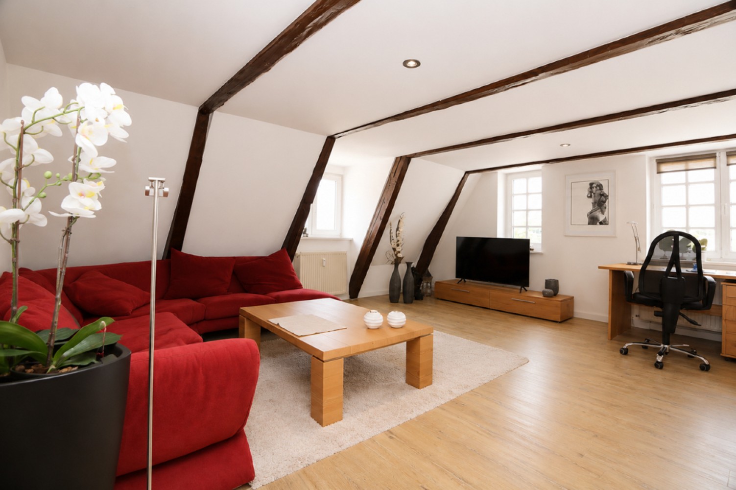 Einziehen und wohlfühlen! Voll möblierte 2-Raum-Wohnung mit ca. 58 m² im Herzen Rostocks! - Photo 1