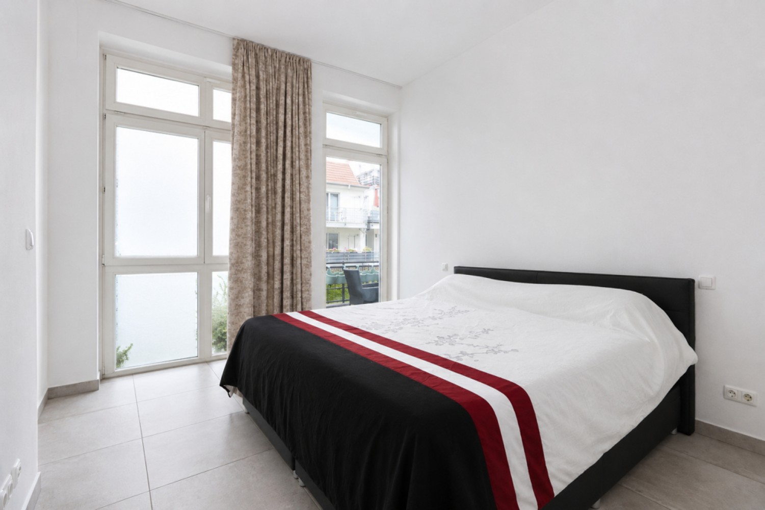 Exklusive 3-Raum Whg. im Loftstil mit 2 Bädern, EBK sowie Balkon u. Terrasse in der Altstadt von HRO - Photo 5